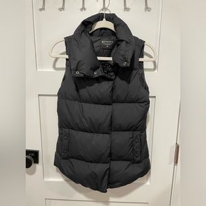 Athleta black puffer vest